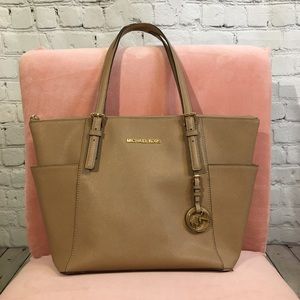 **SOLD** Michael Kors Jet Set East West Large Tote